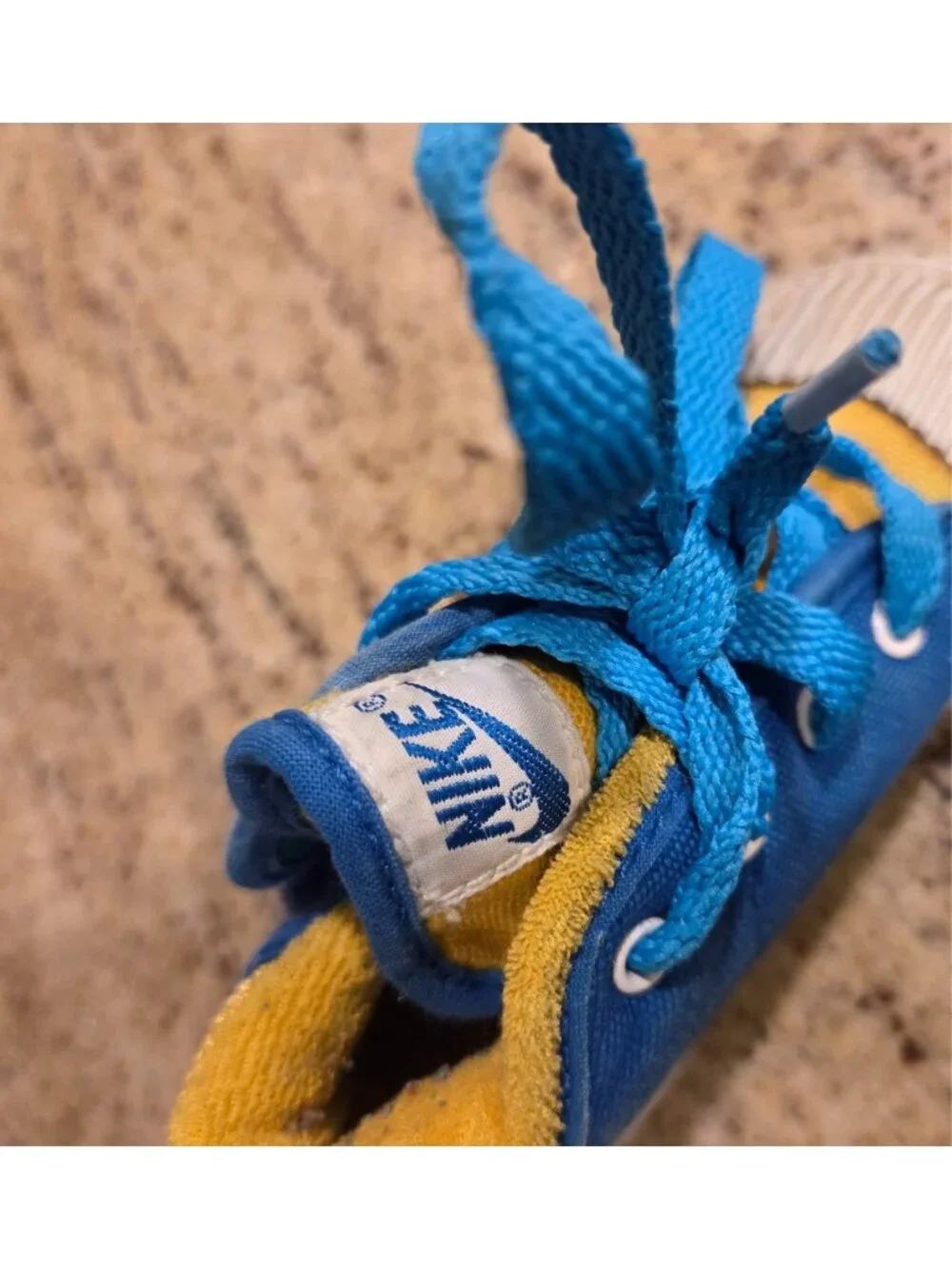 Nike VTG Toddler Size 5.5 Sneakers Shoe Blue Yellow Terry Cloth Strap Tie